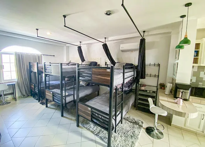 Baja Cabo Arenal Hostel
